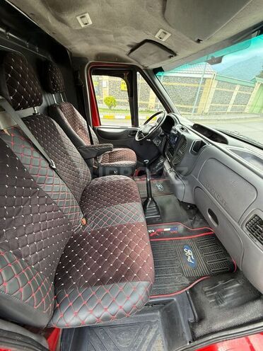 Ford Transit-18