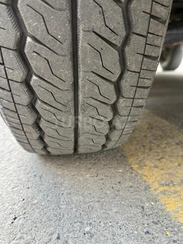 Ford Transit-17
