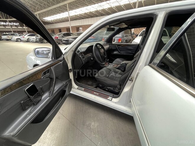 Mercedes E 300 d 1996, 375,000 km - 3.0 л - Samux