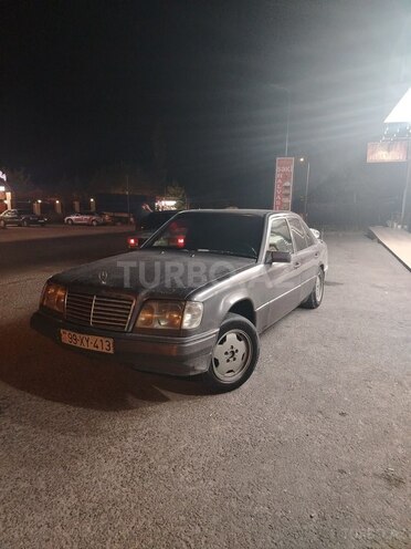 Mercedes E 200 1993, 258,000 km - 2.0 l - Şəki