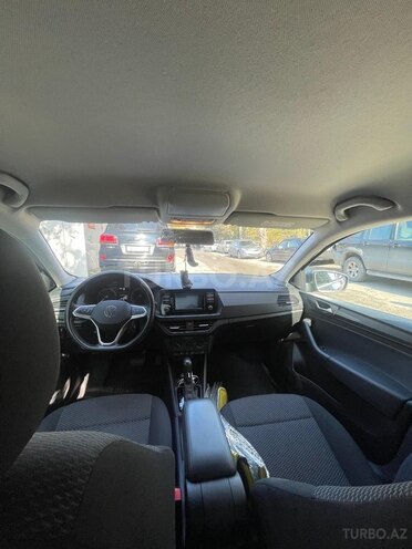Volkswagen Polo 2021, 26,000 km - 1.6 л - Bakı