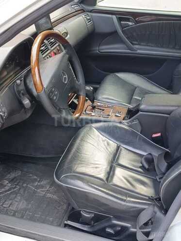 Mercedes E 240 2001, 239,000 km - 2.6 l - Bakı