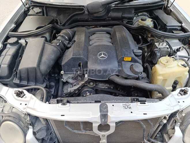 Mercedes E 240 2001, 239,000 km - 2.6 l - Bakı