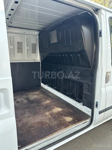 Ford Transit-8
