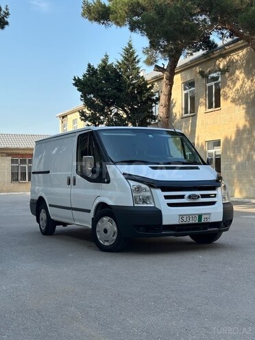 Ford Transit-3