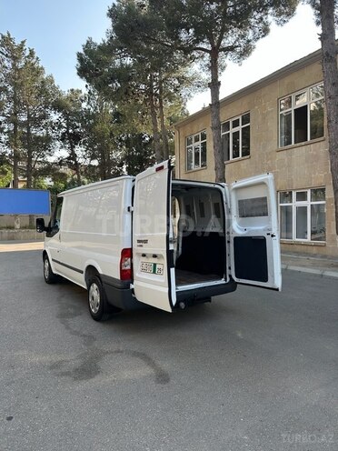 Ford Transit-14