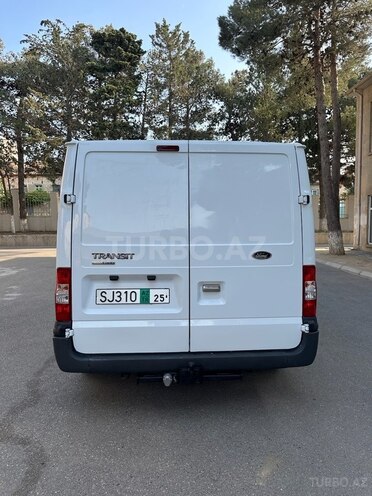 Ford Transit-5