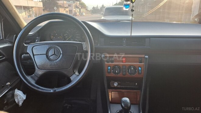 Mercedes E 300 d 1994, 579,000 km - 3.0 l - Astara