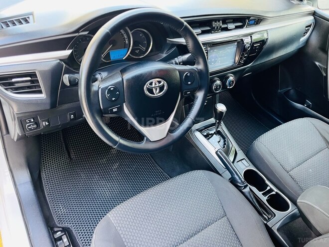 Toyota Corolla-10