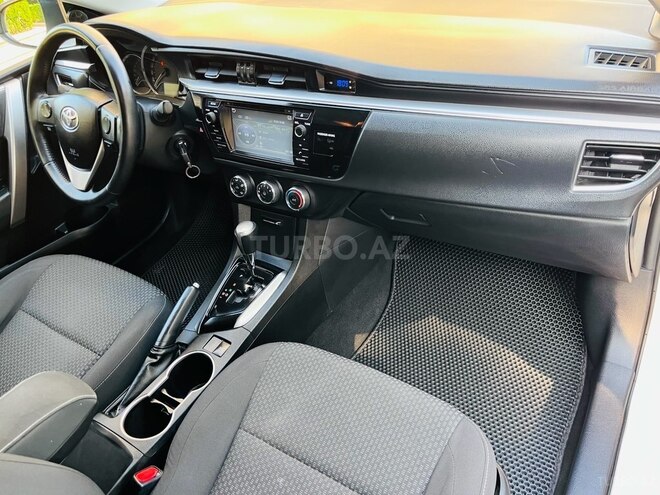 Toyota Corolla-6