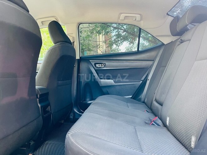 Toyota Corolla-8