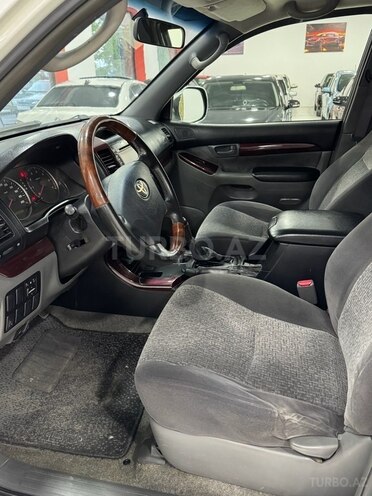 Toyota Land Cruiser Prado-8