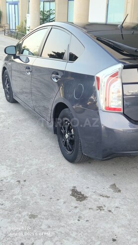 Toyota Prius-4