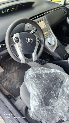Toyota Prius-8