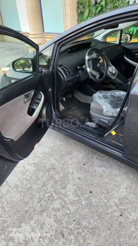 Toyota Prius-6