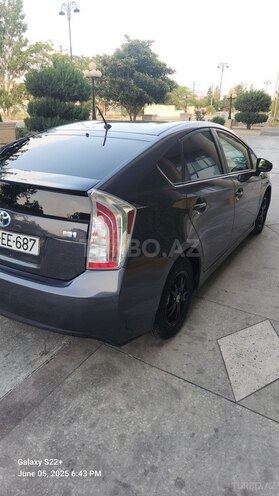 Toyota Prius-11