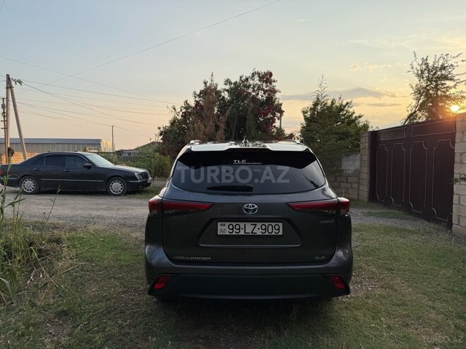 Toyota Highlander-4