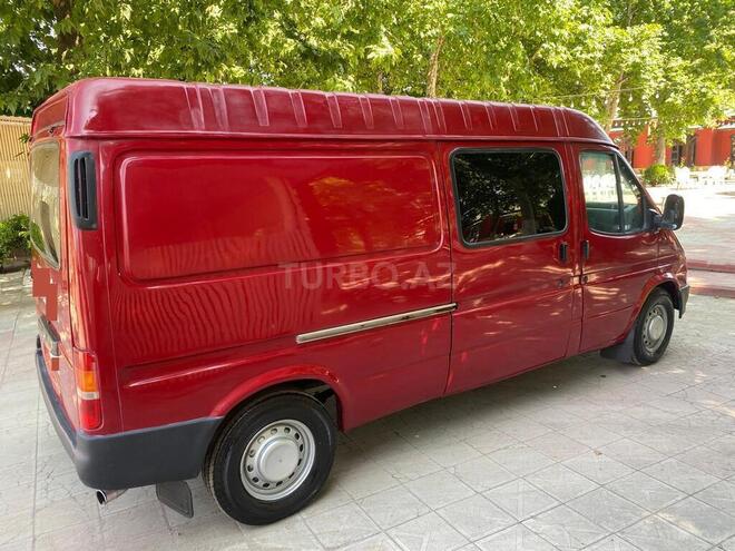 Ford Transit-9