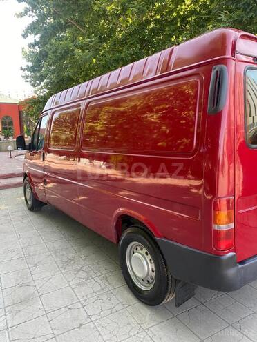 Ford Transit-10