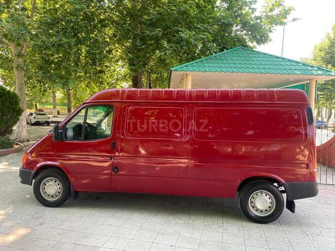 Ford Transit-8