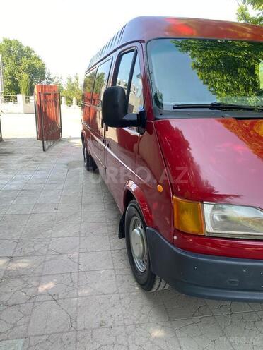 Ford Transit-6