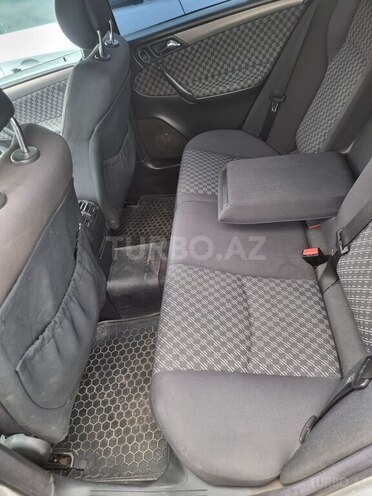 Mercedes C 200 2000, 365,000 km - 2.0 l - Bakı