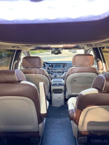 Kia Carnival-15