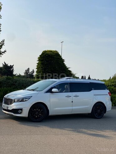 Kia Carnival-4