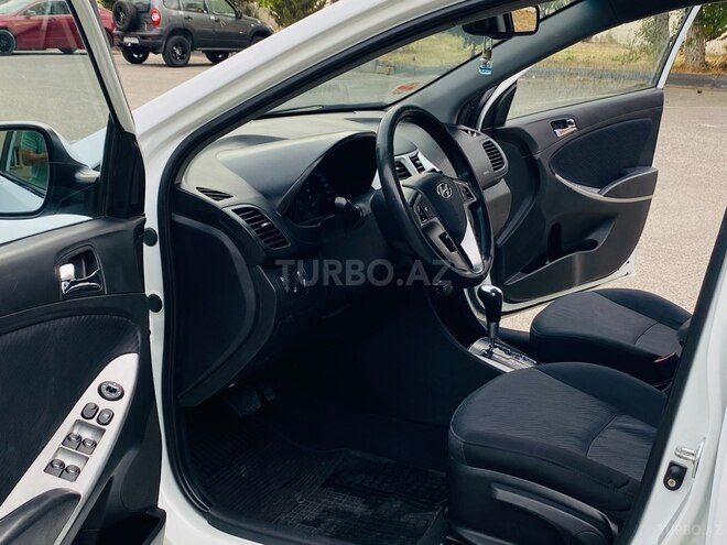 Hyundai Accent 2013, 175,000 km - 1.6 l - Bakı