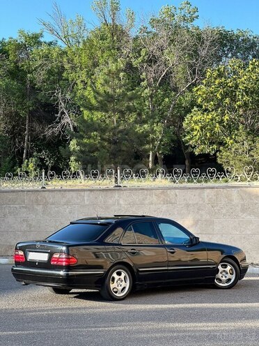 Mercedes E 320 2001, 416,000 km - 3.2 l - Naxçıvan