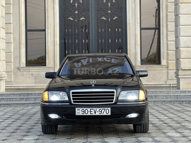 Mercedes C 200 2000, 242,000 km - 2.0 l - Saatlı