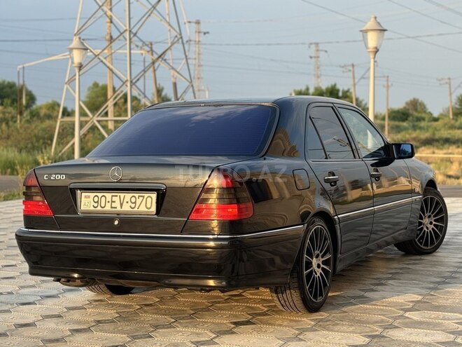 Mercedes C 200 2000, 242,000 km - 2.0 l - Saatlı