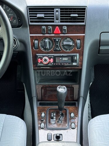 Mercedes C 200 2000, 242,000 km - 2.0 l - Saatlı