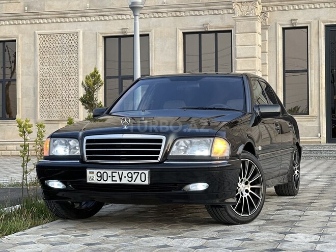 Mercedes C 200 2000, 242,000 km - 2.0 l - Saatlı
