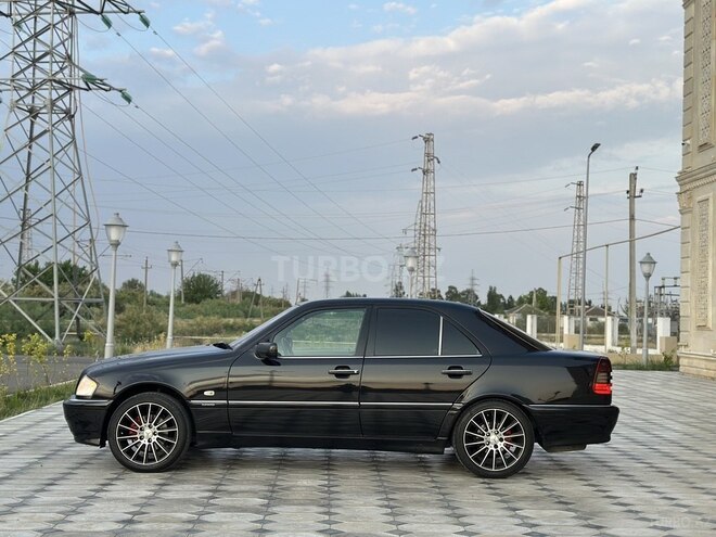 Mercedes C 200 2000, 242,000 km - 2.0 l - Saatlı
