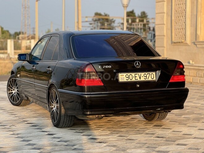 Mercedes C 200 2000, 242,000 km - 2.0 l - Saatlı
