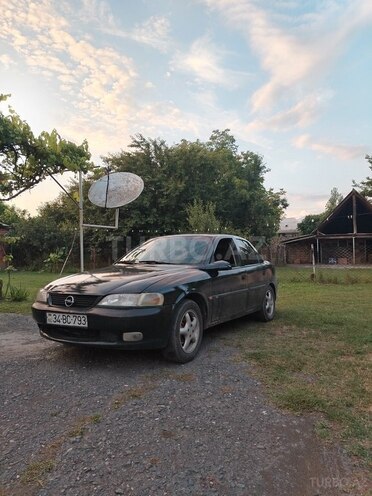Opel Vectra 1998, 400,000 km - 1.8 l - Qax