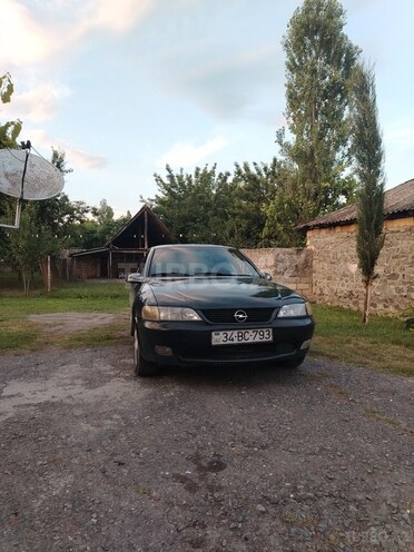 Opel Vectra 1998, 400,000 km - 1.8 l - Qax