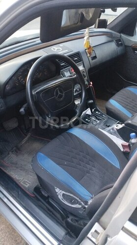 Mercedes C 220 1995, 364,581 km - 2.2 l - Qazax