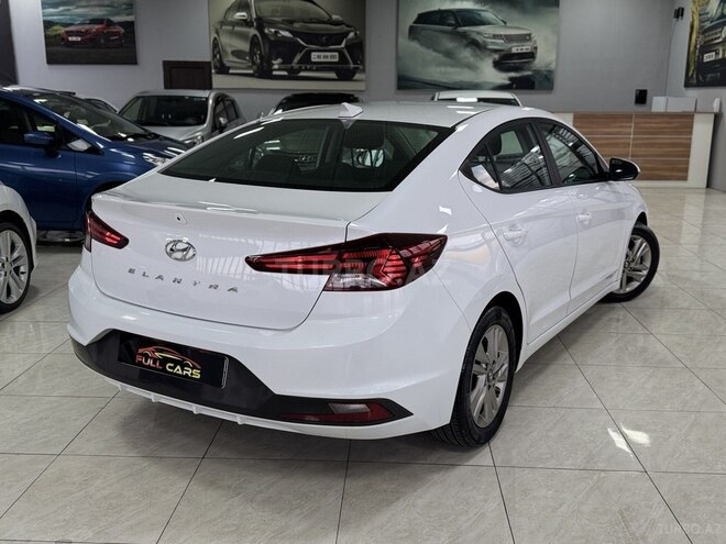 Hyundai Elantra-8