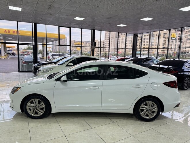 Hyundai Elantra-5