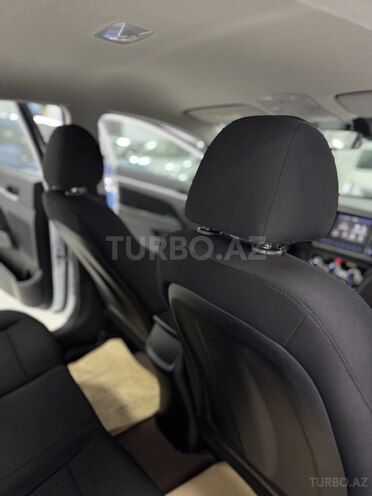 Hyundai Elantra-16