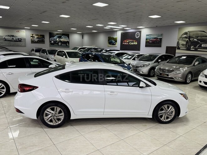 Hyundai Elantra-6