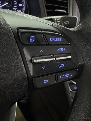 Hyundai Elantra-18