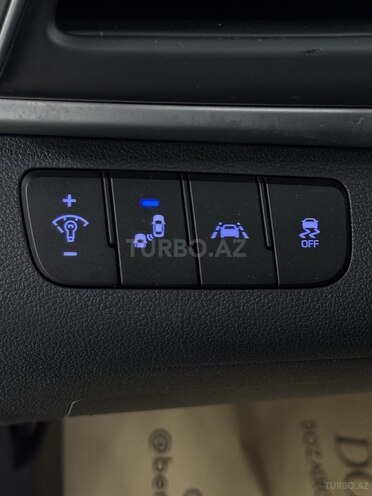 Hyundai Elantra-19