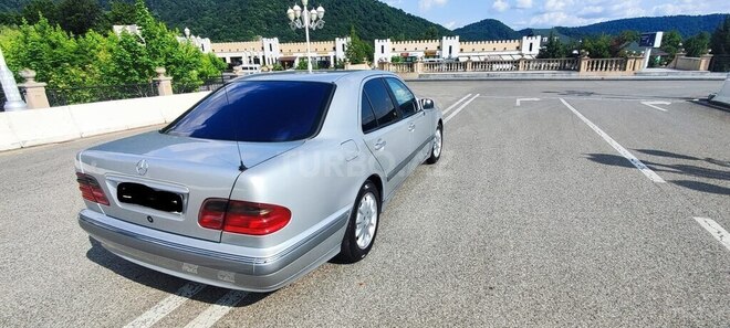 Mercedes E 240 2000, 421,640 km - 2.4 l - Qəbələ