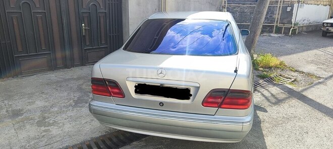 Mercedes E 240 2000, 421,640 km - 2.4 l - Qəbələ