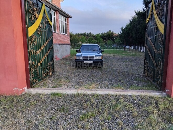 Mercedes 190 1991, 380,000 km - 1.8 l - Masallı