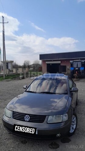 Volkswagen Passat 2000, 35,000 km - 1.8 l - Saatlı