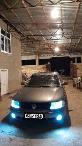 Volkswagen Passat 2000, 35,000 km - 1.8 l - Saatlı